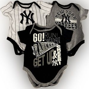 Newborn/Infant NY Yankees Navy/White/Gray NY Yankees 3-Pack Bodysuit Set